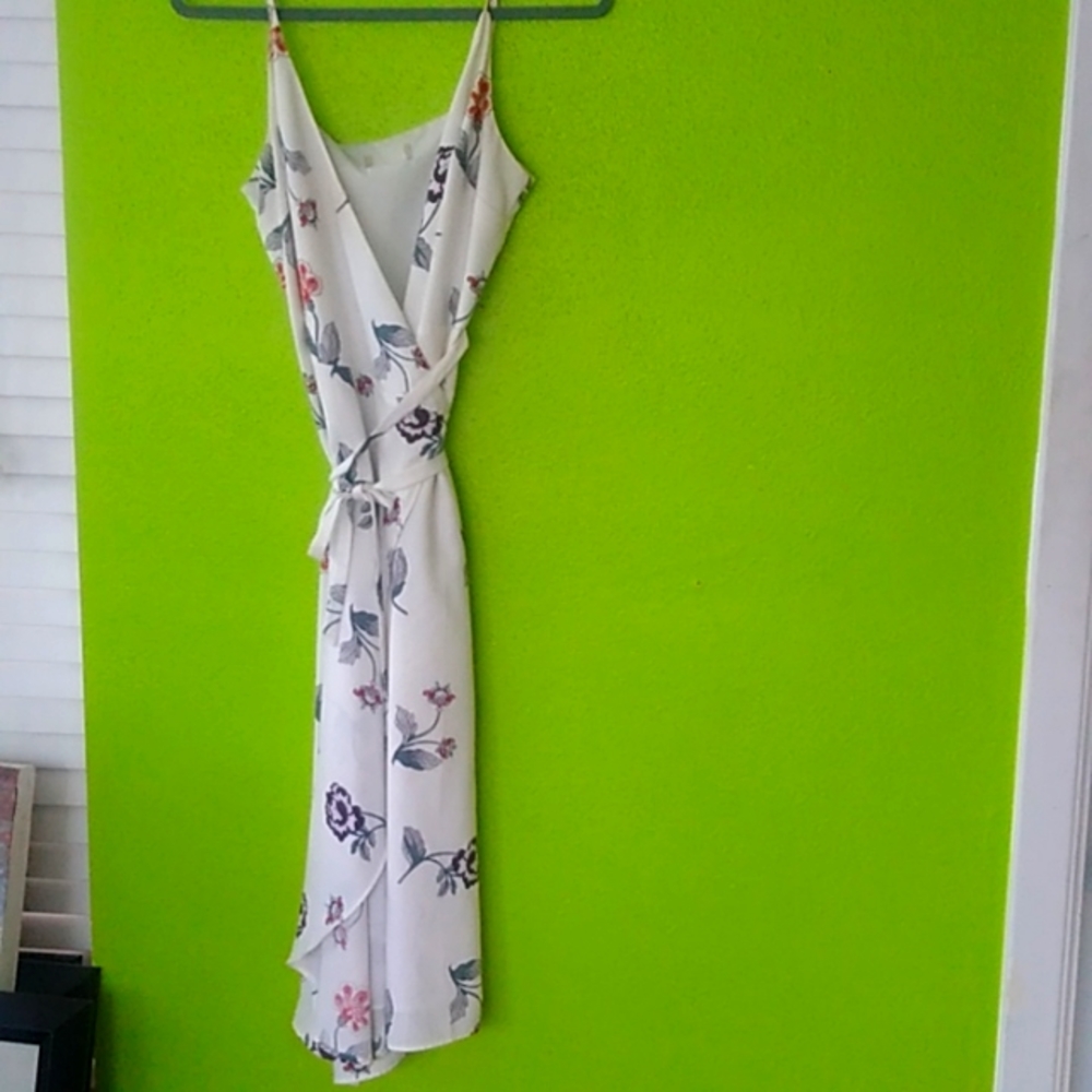 Wrap around dress, size 8, off white with flowers